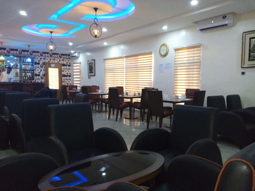 Bana Hotel & Suites
