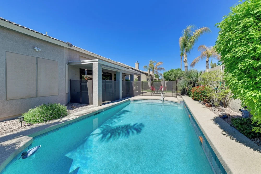 Relax Poolside in Mesa: Family Home 12 Mi to Dtwn