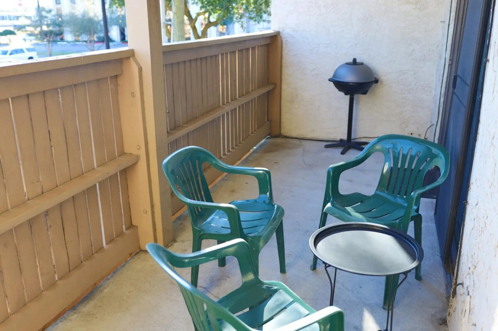 Spacious 3 BR, 2 BA Condo near Med Center & NRG