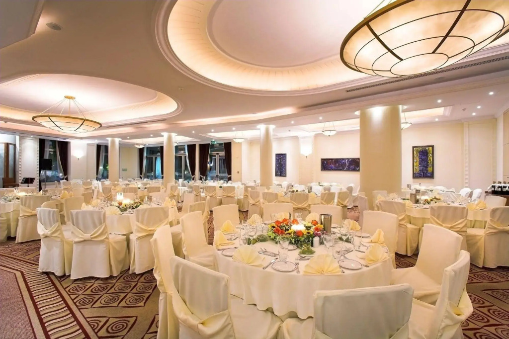 Ajax Hotel