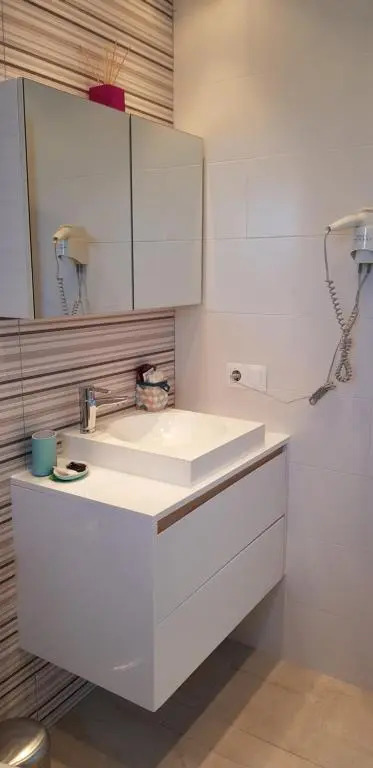 Los Gracioseros Apt 207