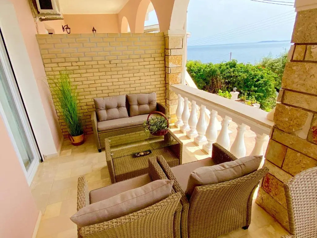 NISSAKI SUNLIGHT by Sealand Villas