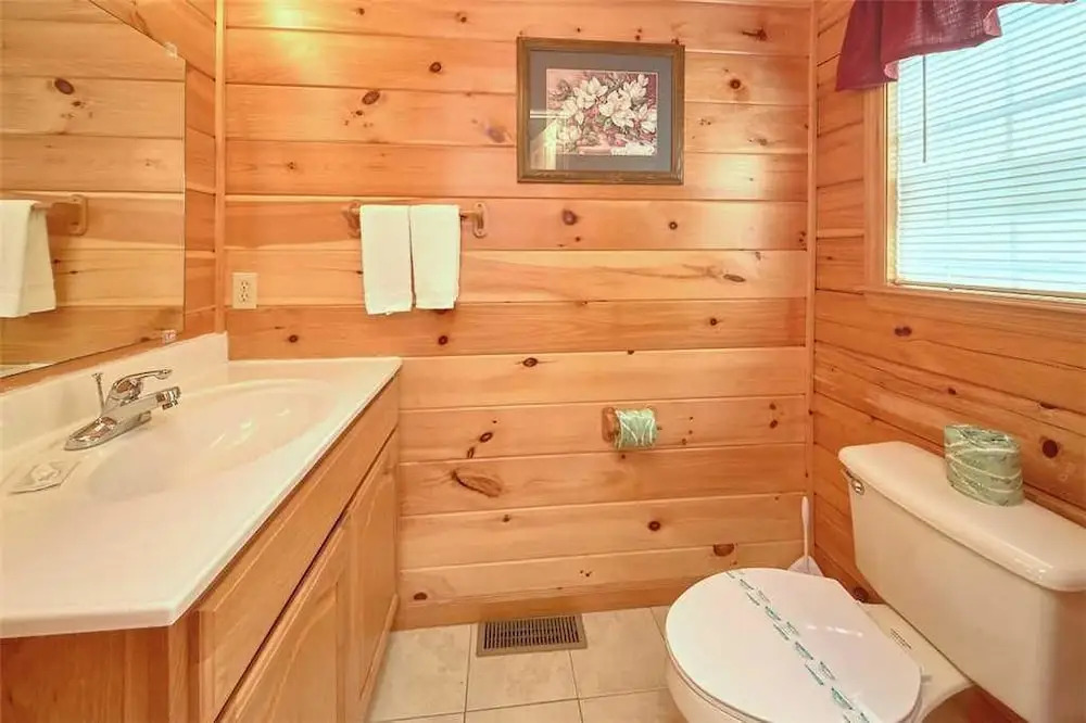Good Times 3 Bedroom Home with Hot Tub