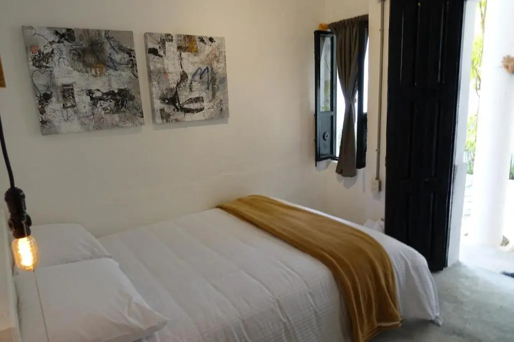La Tozi Hotel