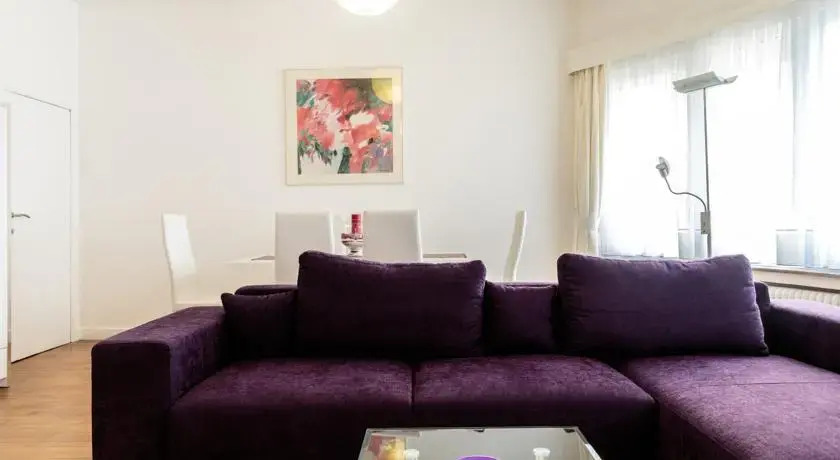 Square Charles Halldis Apartment