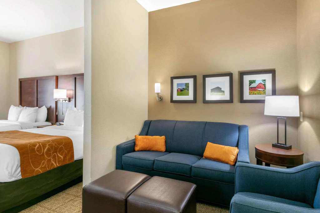 Comfort Suites Hopkinsville near Fort Campbell
