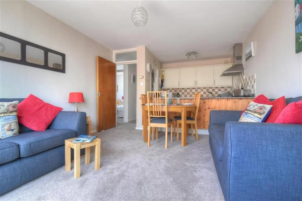 4 Bay View Court