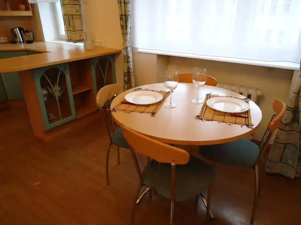 Romeo Family Apartments
