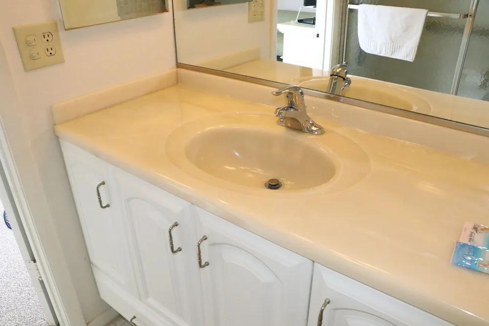 Jamaica Royale 703 - 2 Br Condo