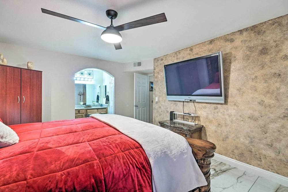 Seasonal Pool & Spa: Las Vegas Pad, 11 Mi to Strip