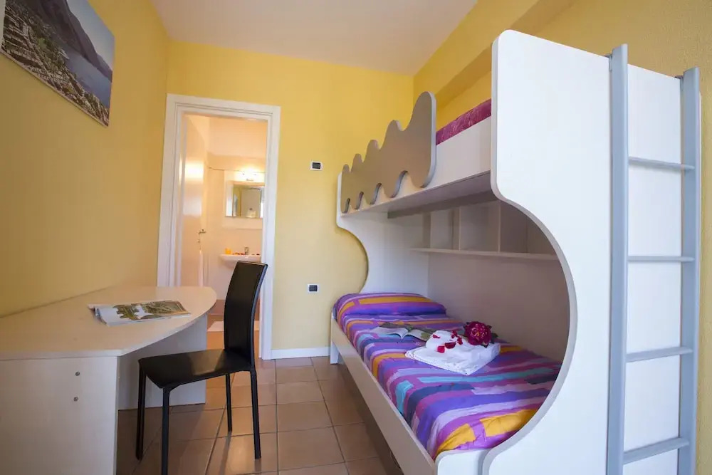 Villa Apartments - Porto Letizia