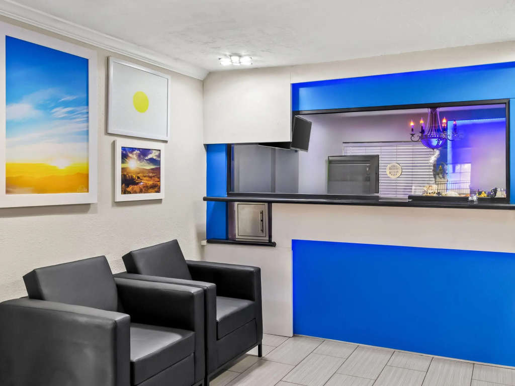 Days Inn by Wyndham Houston East