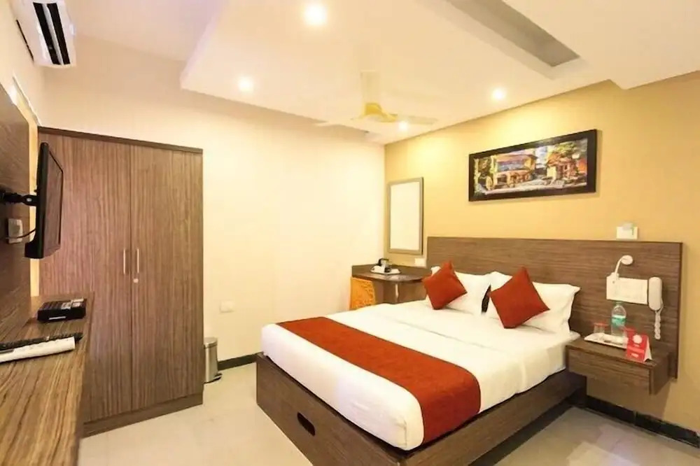 Orange inn Hotel Manapakkam