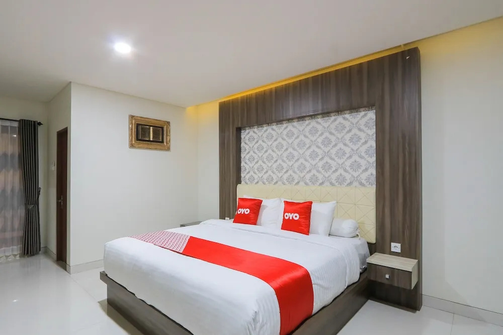 Albanis Family Residence by OYO Rooms