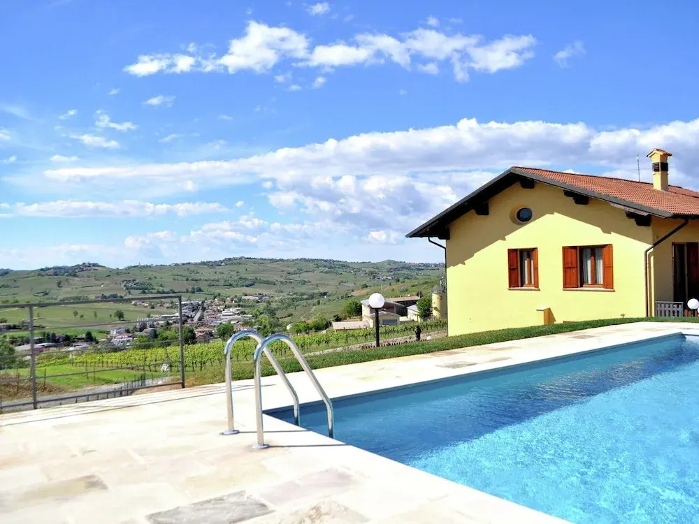 Deluxe Apartment in S. Maria Della Versa With Pool