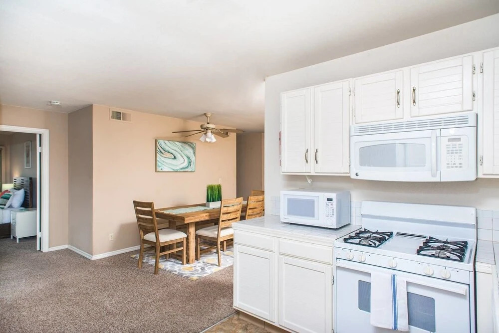 4br/3.5ba w/ Balcony in PB by Domio