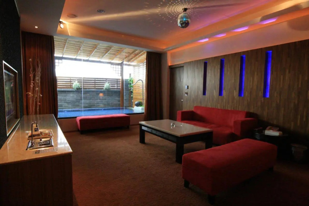 Qin Hai Motel