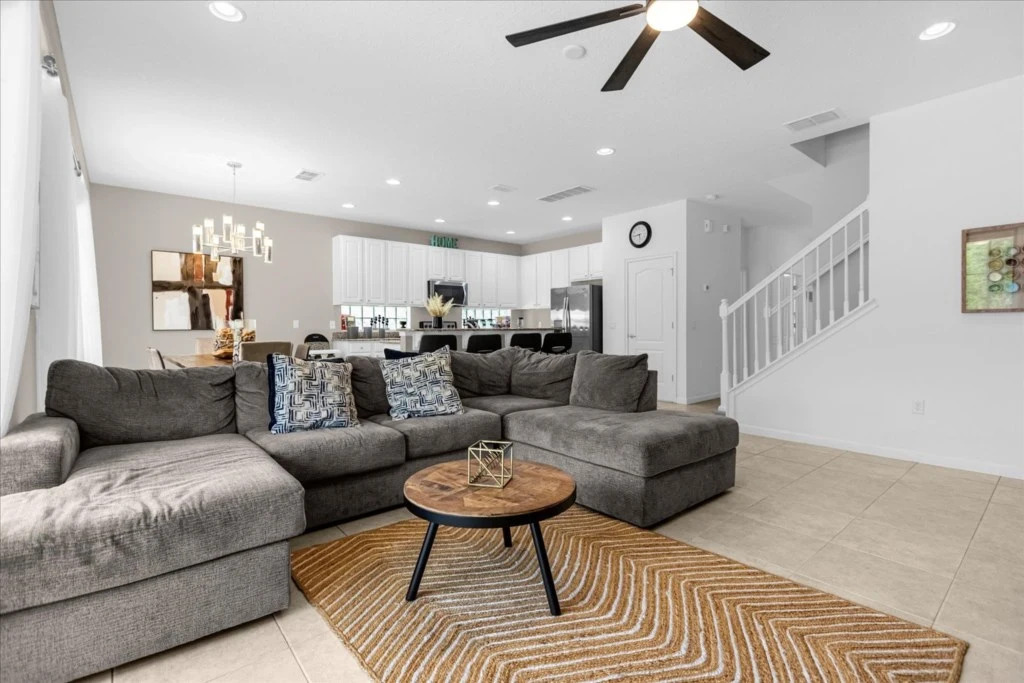 6 Bedrooms / 5 Bathrooms / Solterra (5220 OA), Davenport, US
