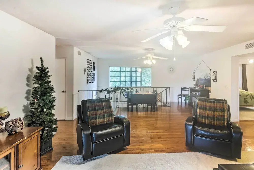 Patio & Yard: Dtwn Cottonwood Home!