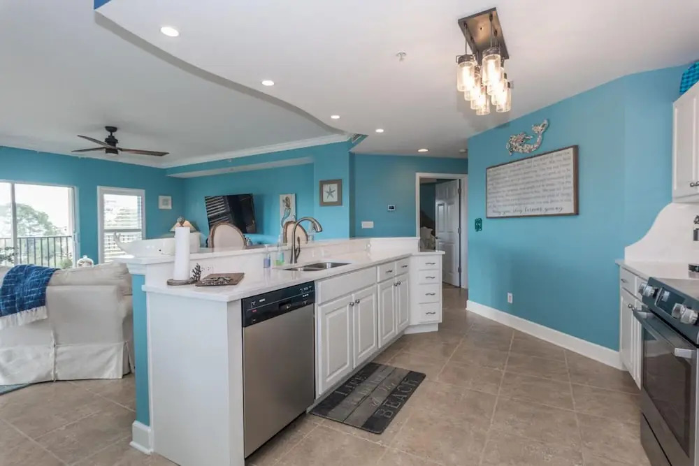 1732 W. County Hwy 30A Unit 401