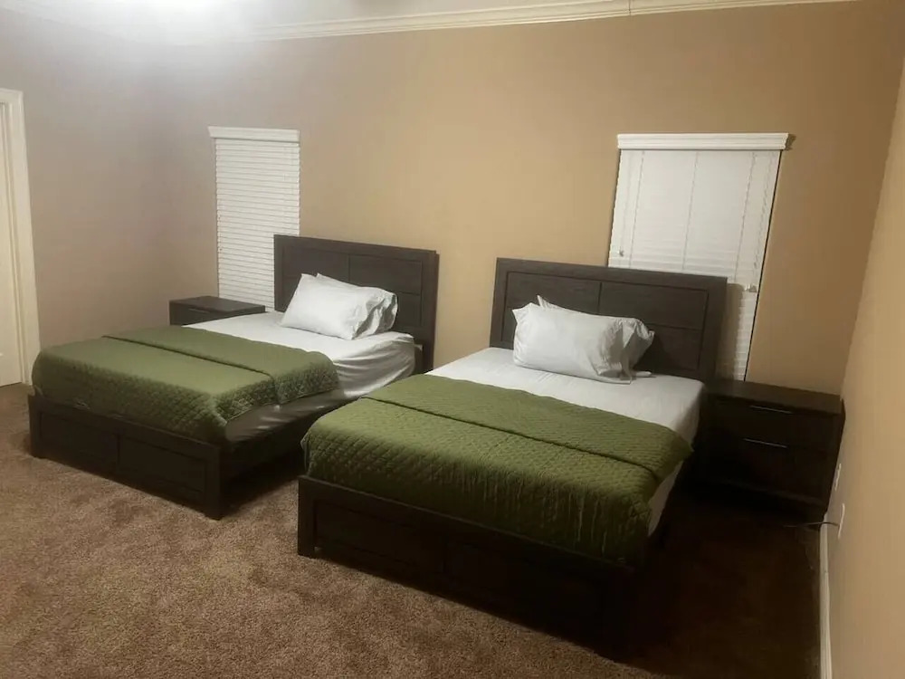641 4 Bedrooms Luxurious Baths Open Living