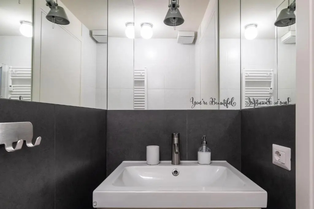 LA CASA COLORATA - Flats in Milan - Bocconi