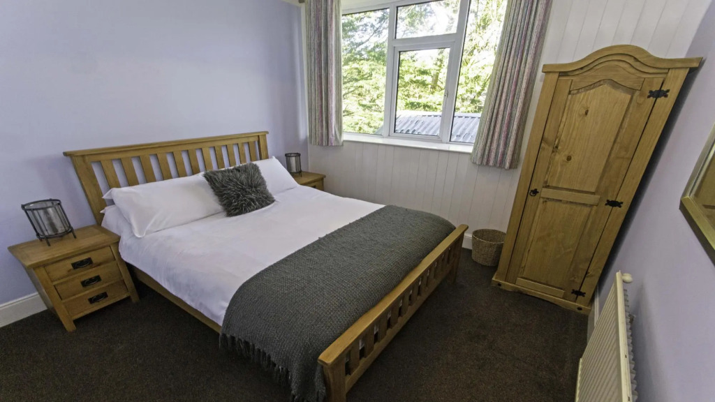 Streamways Nr Croyde 6 Bedroom, Sleeps 12-16, Hot Tub