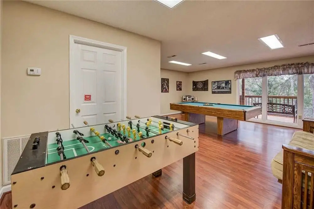 Twin View 2 Bedroom Mountain View Home with Hot Tub