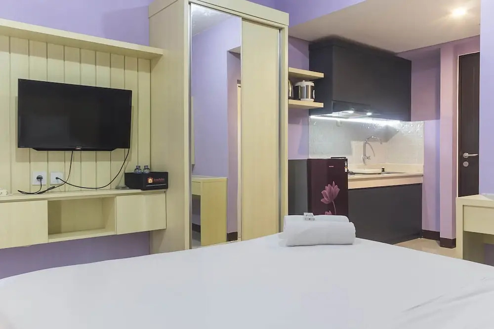 Homey And Comfy Studio Apartment At Sentra Timur Residence