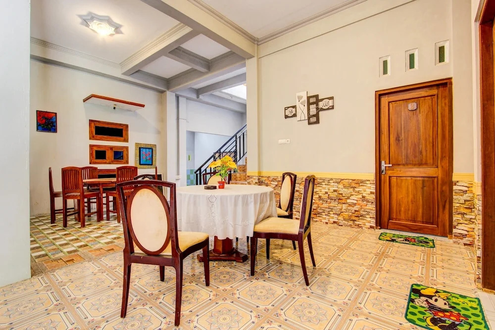 Hotel O Homestay Joglo Dephis Syariah
