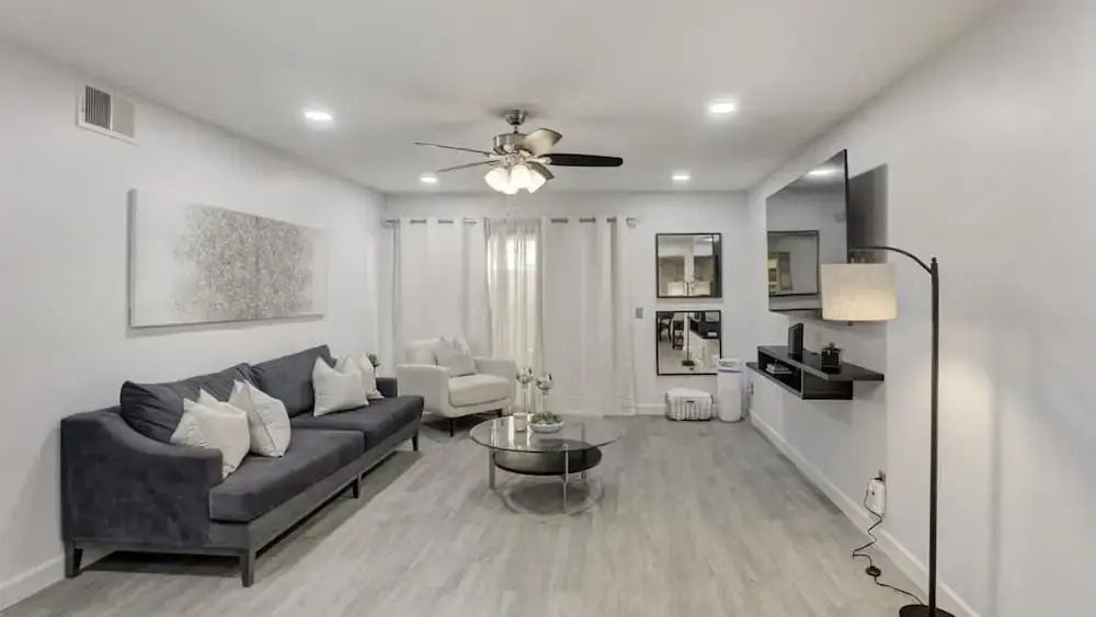 Executive 2 Bdrm Condo in the Heart of Biltmore!