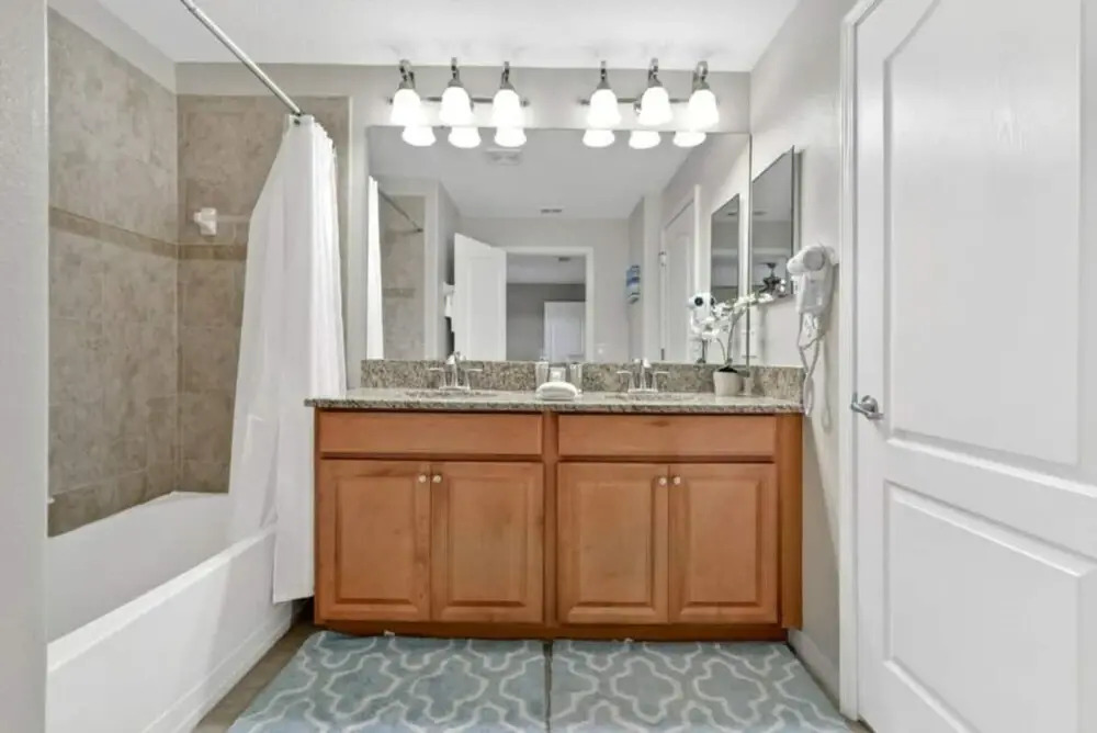 8937 Perfect for Your Vacation Close Disney