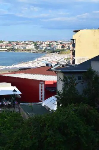 Demirevi Guest House