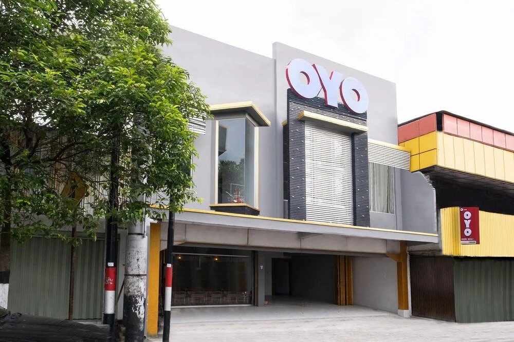 Crown Residence by OYO Rooms