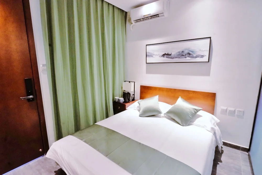 Super 8 Hotel