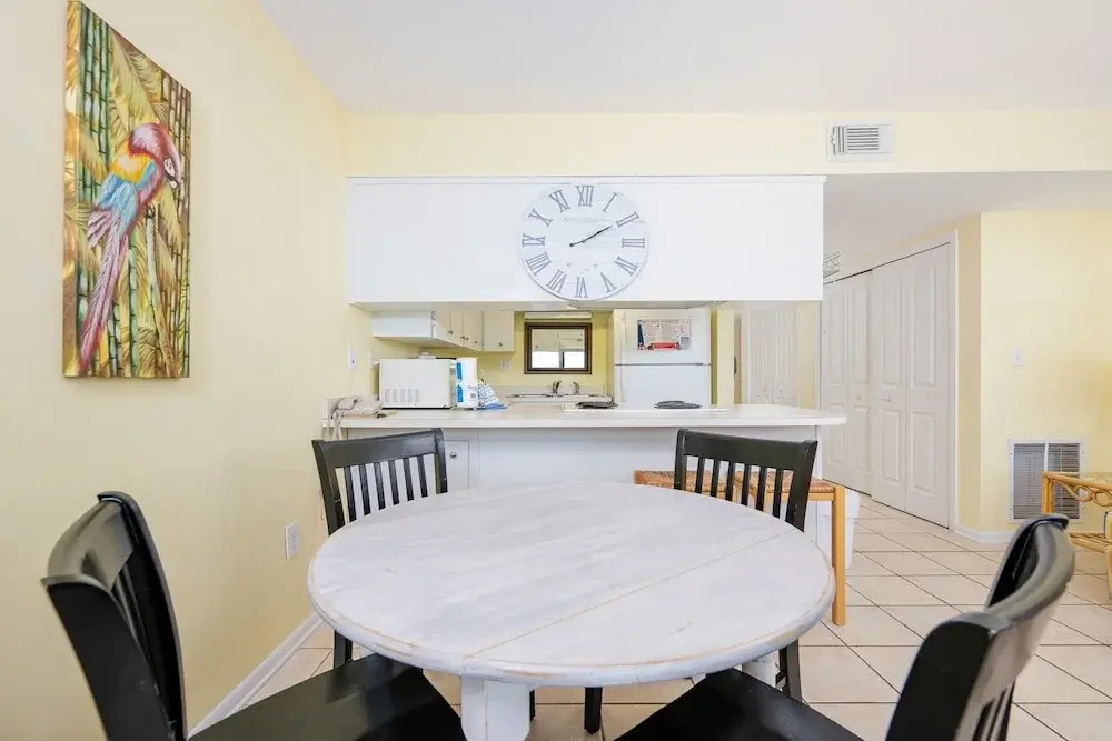 Island Winds West 876 1 Bedroom Condo