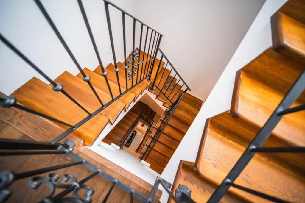 Celenga Apartments with free offsite parking