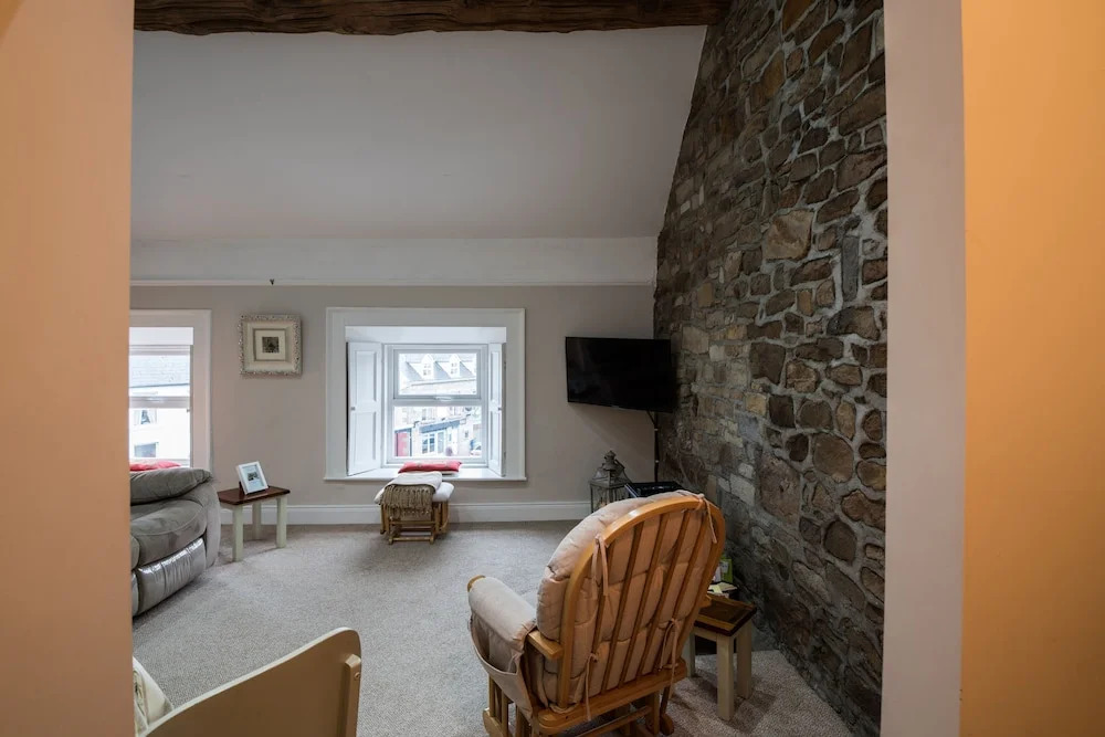 Charming 2 Bed Apartment Donegal Town Centre