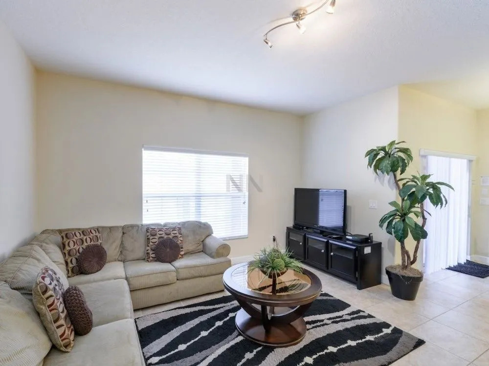 Paradise Palms Vacation Home 4 Bedrooms townhouse by RedAwning