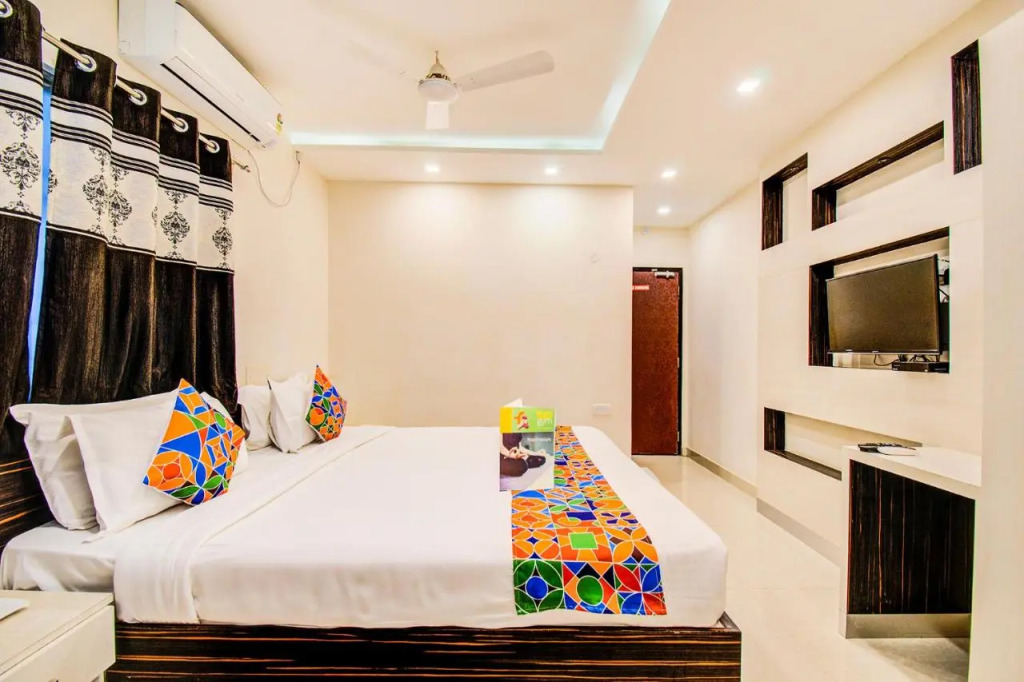 FabHotel Corporate Crown - Nr Jyoti Nivas University