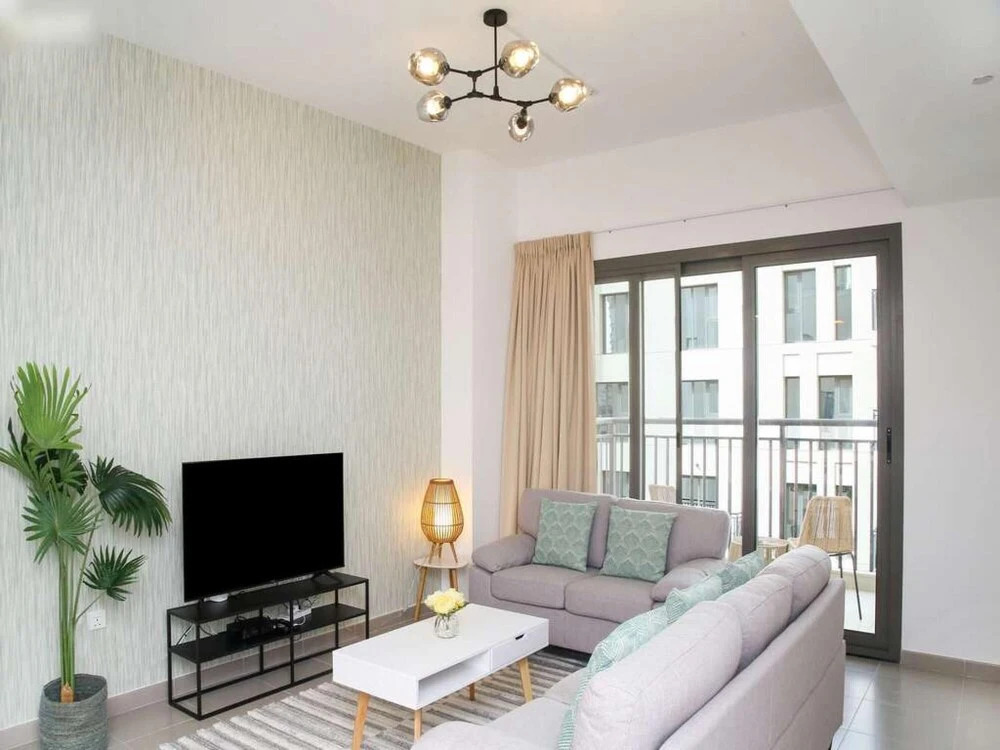 Fancy 2BR Apt Town Square
