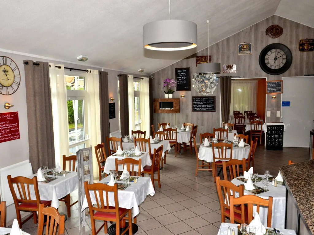 Logis Hôtel - Le Relais du Parisis