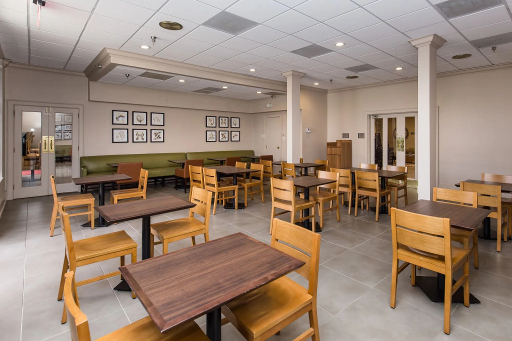 Country Inn & Suites by Radisson, Metairie New Orleans , LA