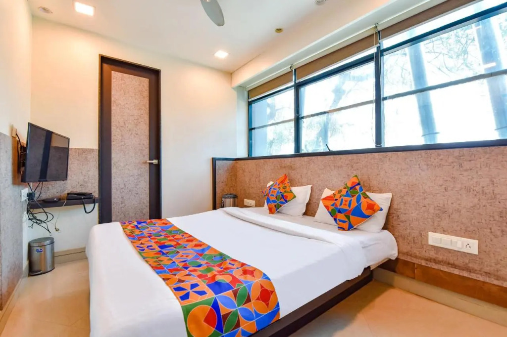OYO 23289 Hotel Anmol Palace