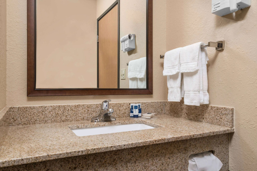 AmericInn by Wyndham Detroit Lakes