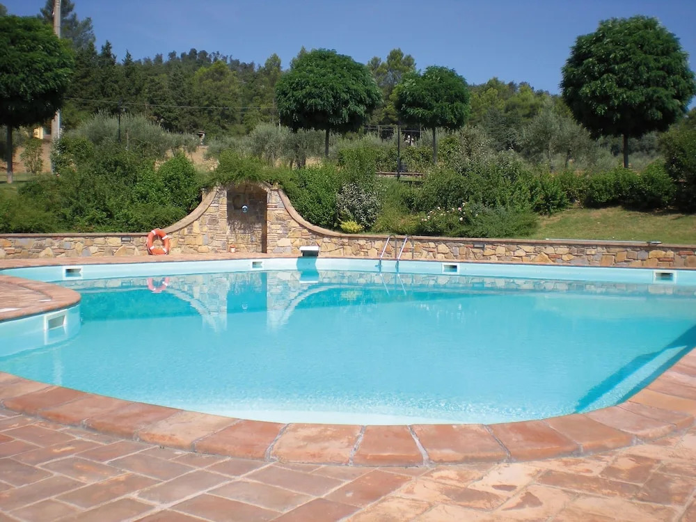 Cottage in Magione With Pool, Garden & BBQ