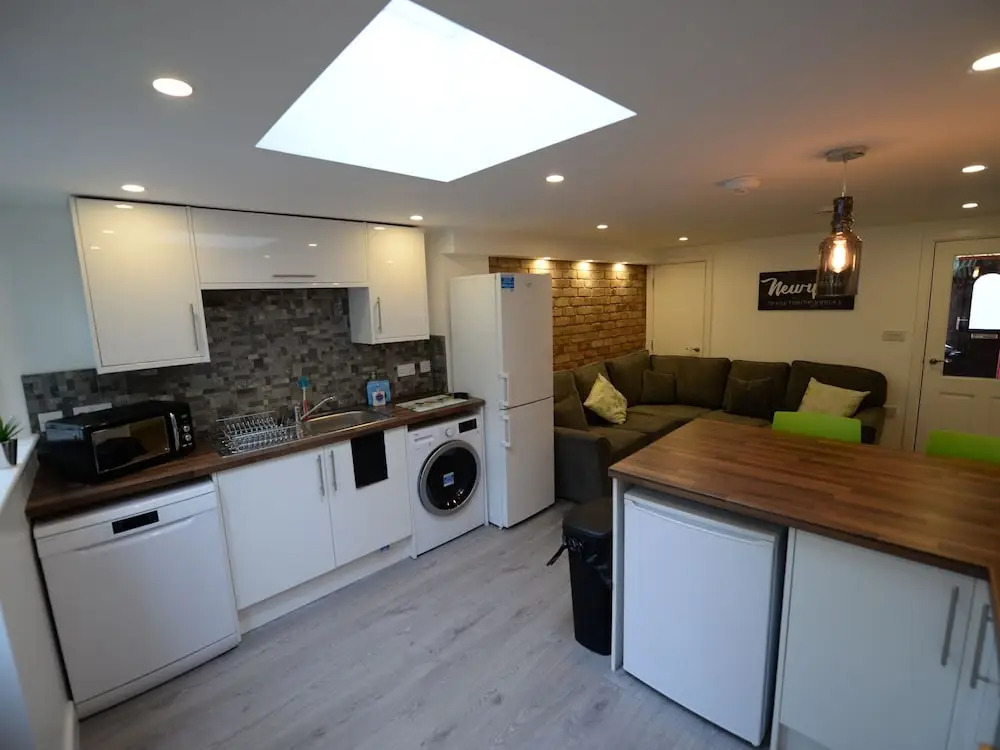 Elegant Holiday Home in Coventry near Lake View Park