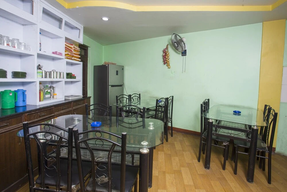 OYO 161 Ram Janaki Hotel