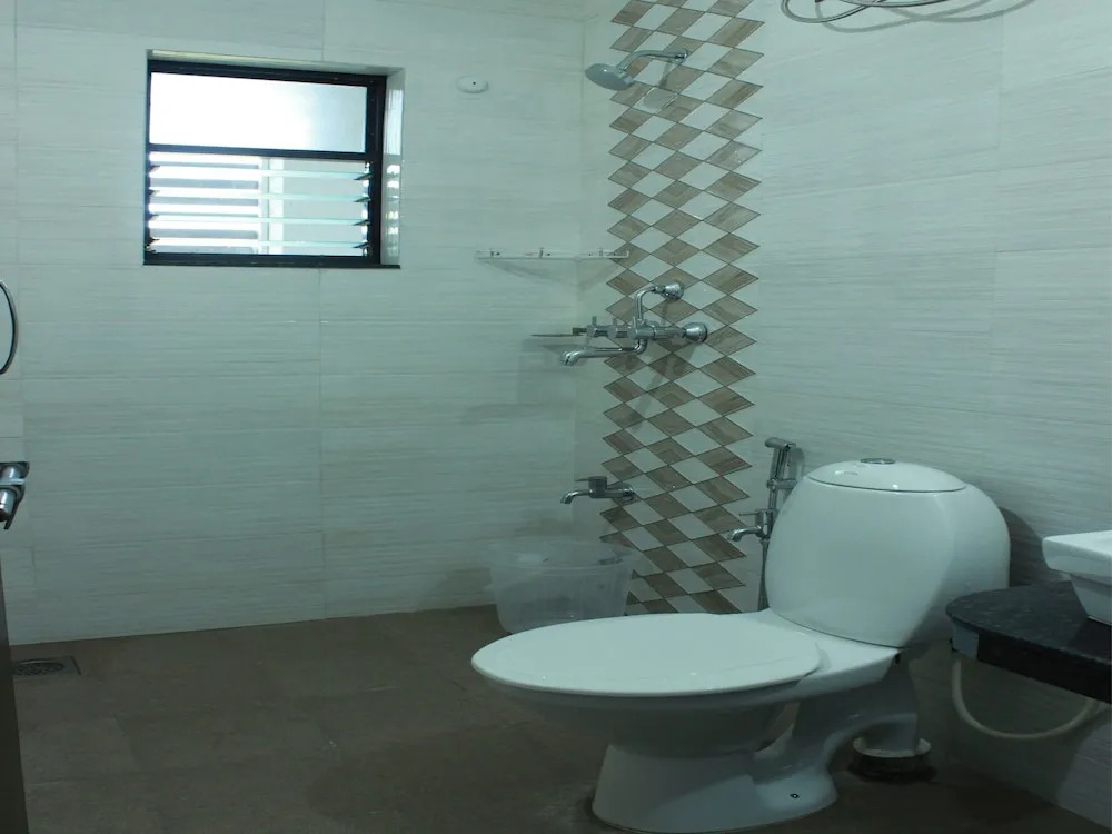 OYO 9361 Home Peaceful 1BHK Candolim North Goa