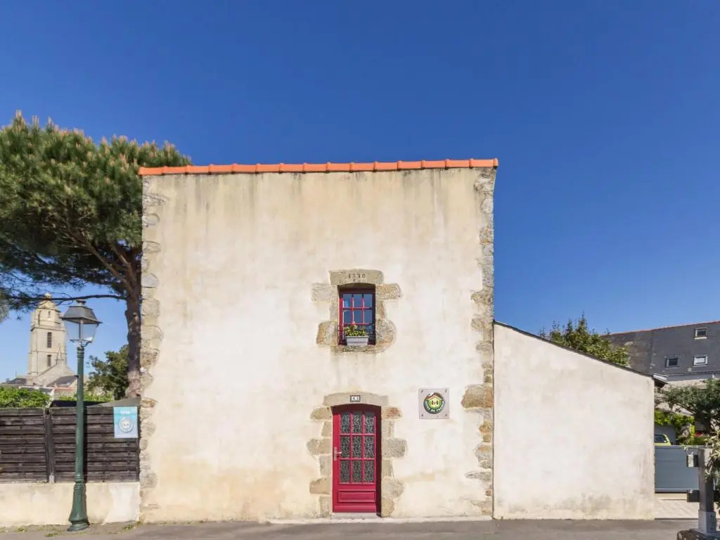 Charmante maison rénovée au calme avec jardin privatif, à 500m des plages et proche commerces - FR-1-306-1082
